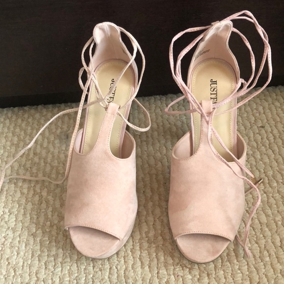 Cute heels!! - Picture 3 of 5